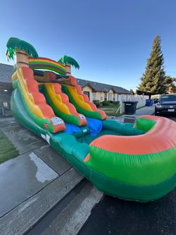 Waterslide jumper