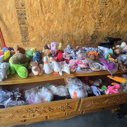 HUGE Lot Of Beanie Babies Collection 