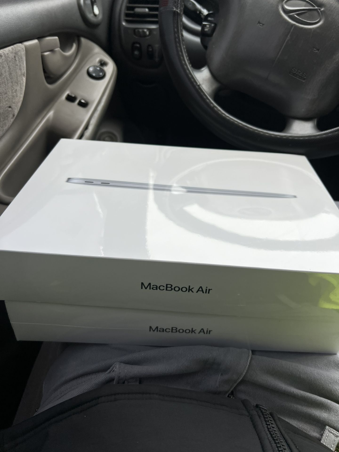 MacBook Air 13inch M1 Chip 256gb