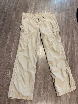 Cabela’s Women’s UPF 50 Lightweight Cargo Hiking Pants Size 10 Khaki Nylon Outdoor *stain