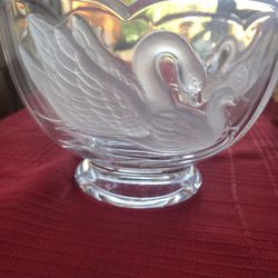 24% Lead Crystal Etched Frosted Swan Bowl From France