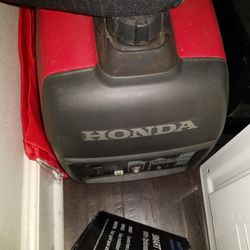 Honda EU 2000i Inverter Generator