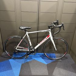 Giant Defy Road Bike Size Large-Ready To Ride!