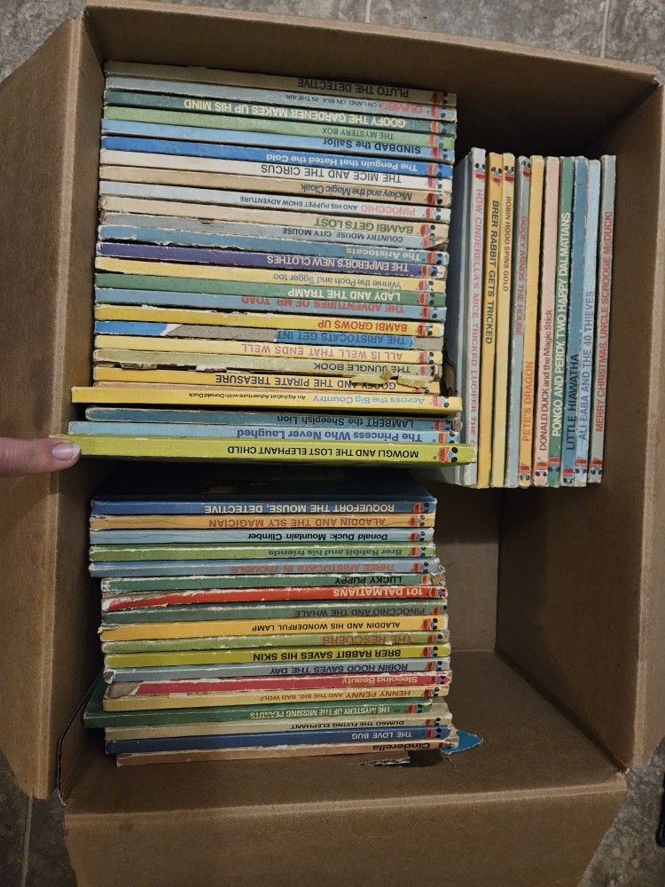 53 Vintage Disney Wonderful World Of Reading Set.