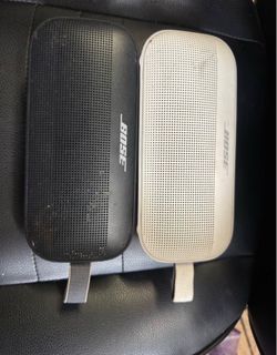 2 bose Sound link speakers