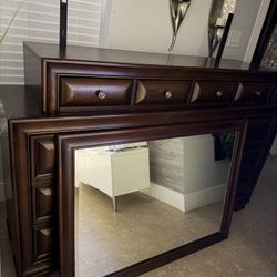 Elegant Queen Bedroom set/juego de cuarto 