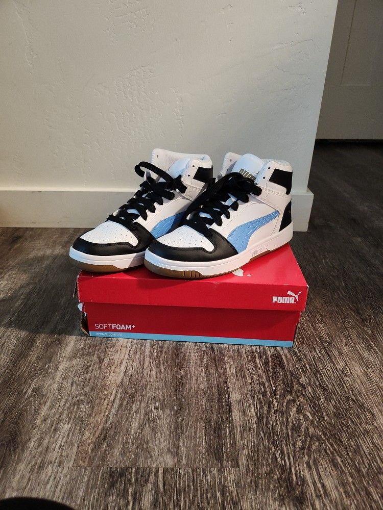 Pumas Shoes