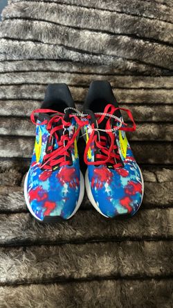 Boys Brooks 7.5
