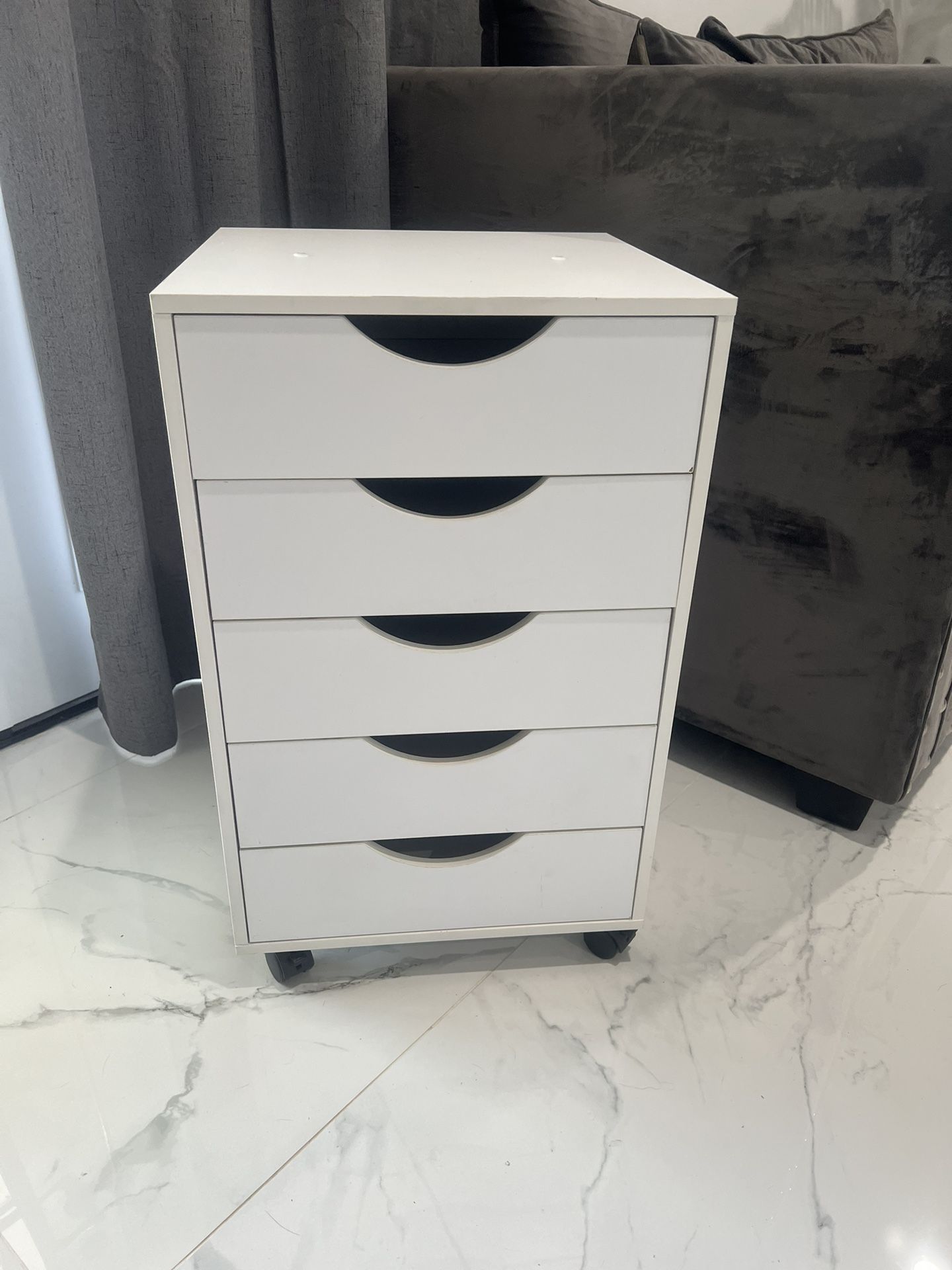 5 Drawers storage Chest