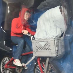 E.T. & Elliot with Bicycle 40 Anniversary Action Collectible Figure