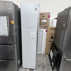 LG STEAM CLOSET IN WHITE