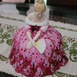 Royal Doulton figurine from 1972, featuring the Victoria design (HN2471)