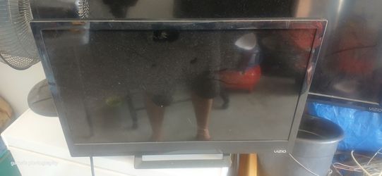 Vizio monitor 24"