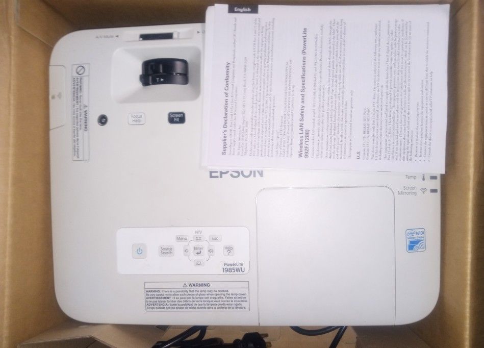 WOW! EPSON HD PROJECTOR HOME OFFICE THEATER WIRELESS Epson PowerLite 982W LCD