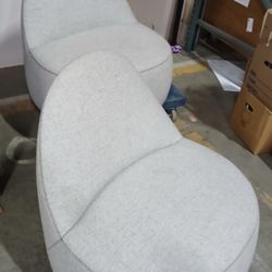 Mitt Lounge Chair by Bernhardt Design