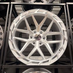 Xtreme Mudder 
Silver machine face 
Flow form
20x10 6x139.7
Chevy Nissan Toyota 
$850 all 4 wheels