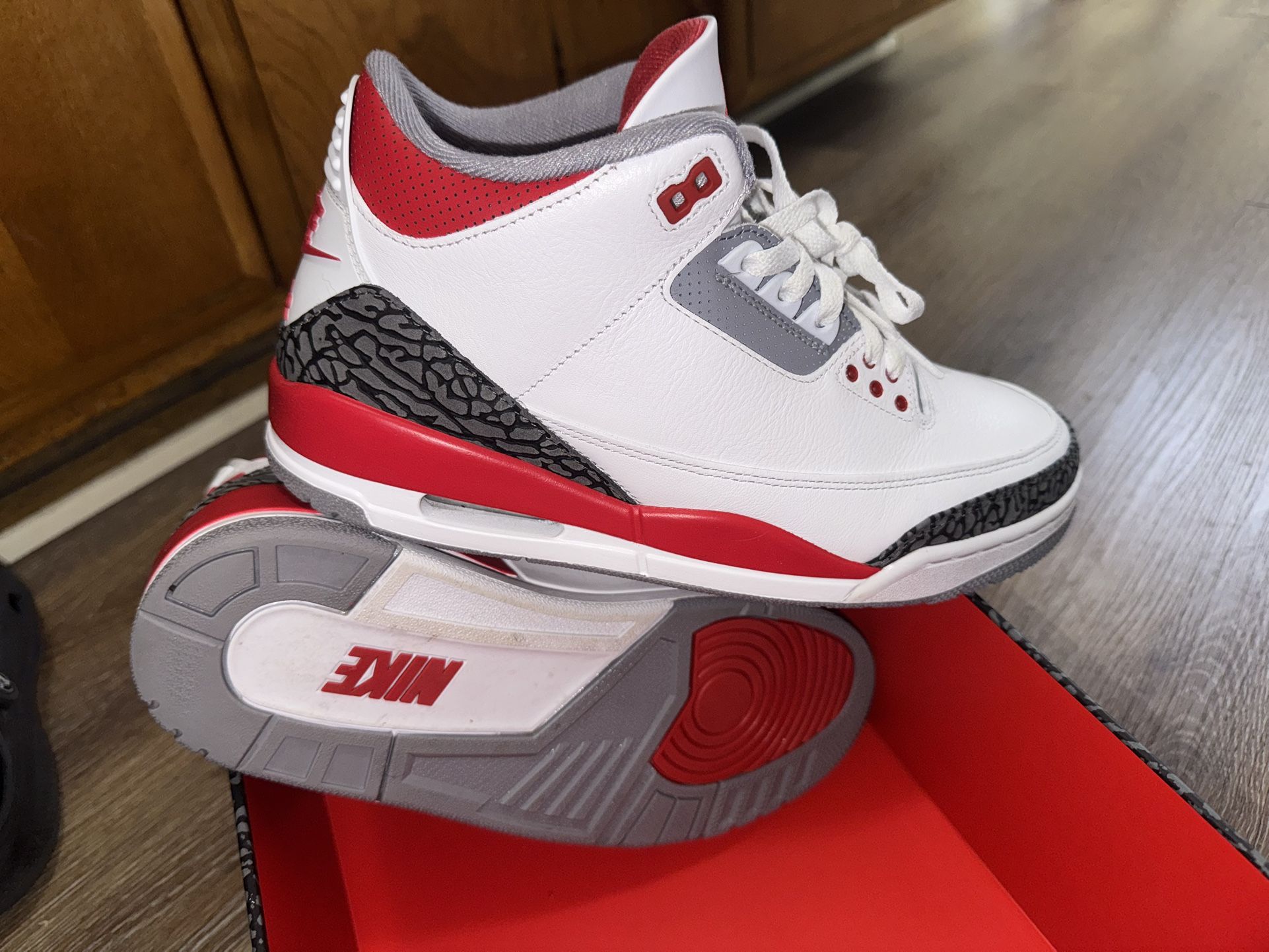 Jordan 3 size 10.5