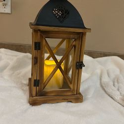 Lamp Lantern Shape With Battery Powered Candle 
