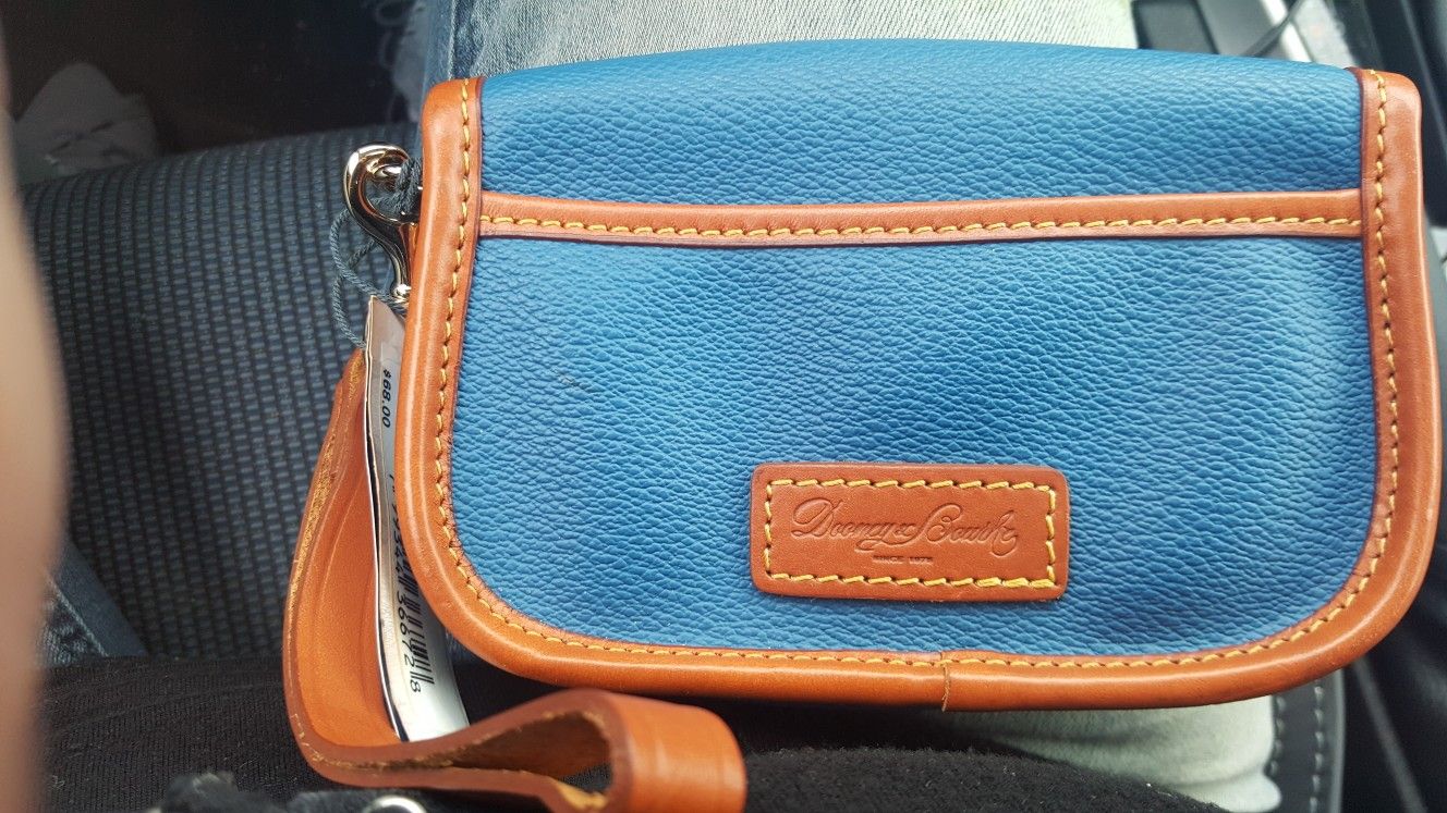 Dooney Bourke wristlet wallet