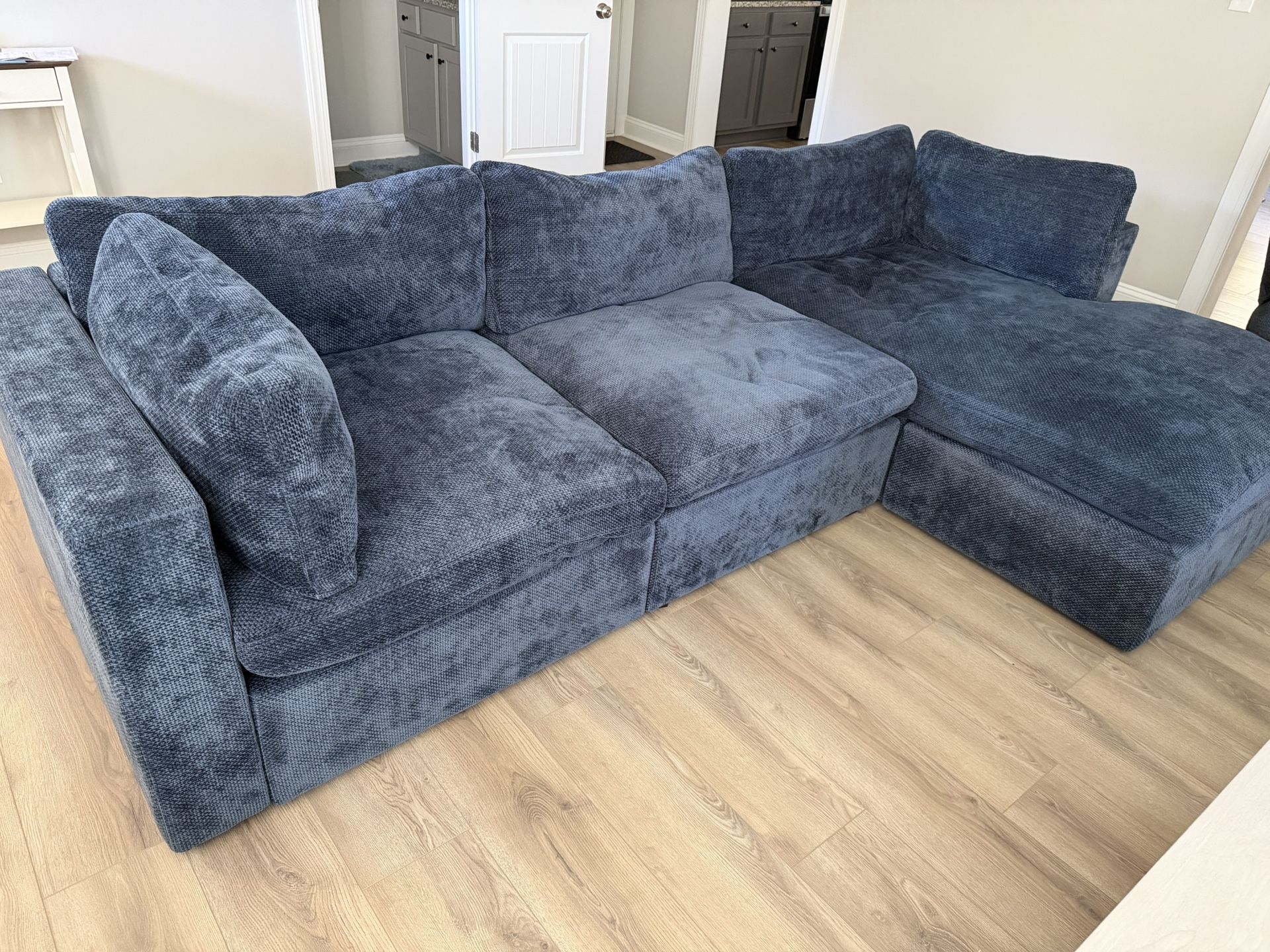 Cozey XL Ciello Sofa with Chaise and ottoman