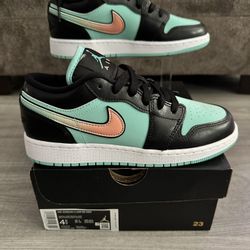 Jordan 1 Low SE GS “Tropical Twist”