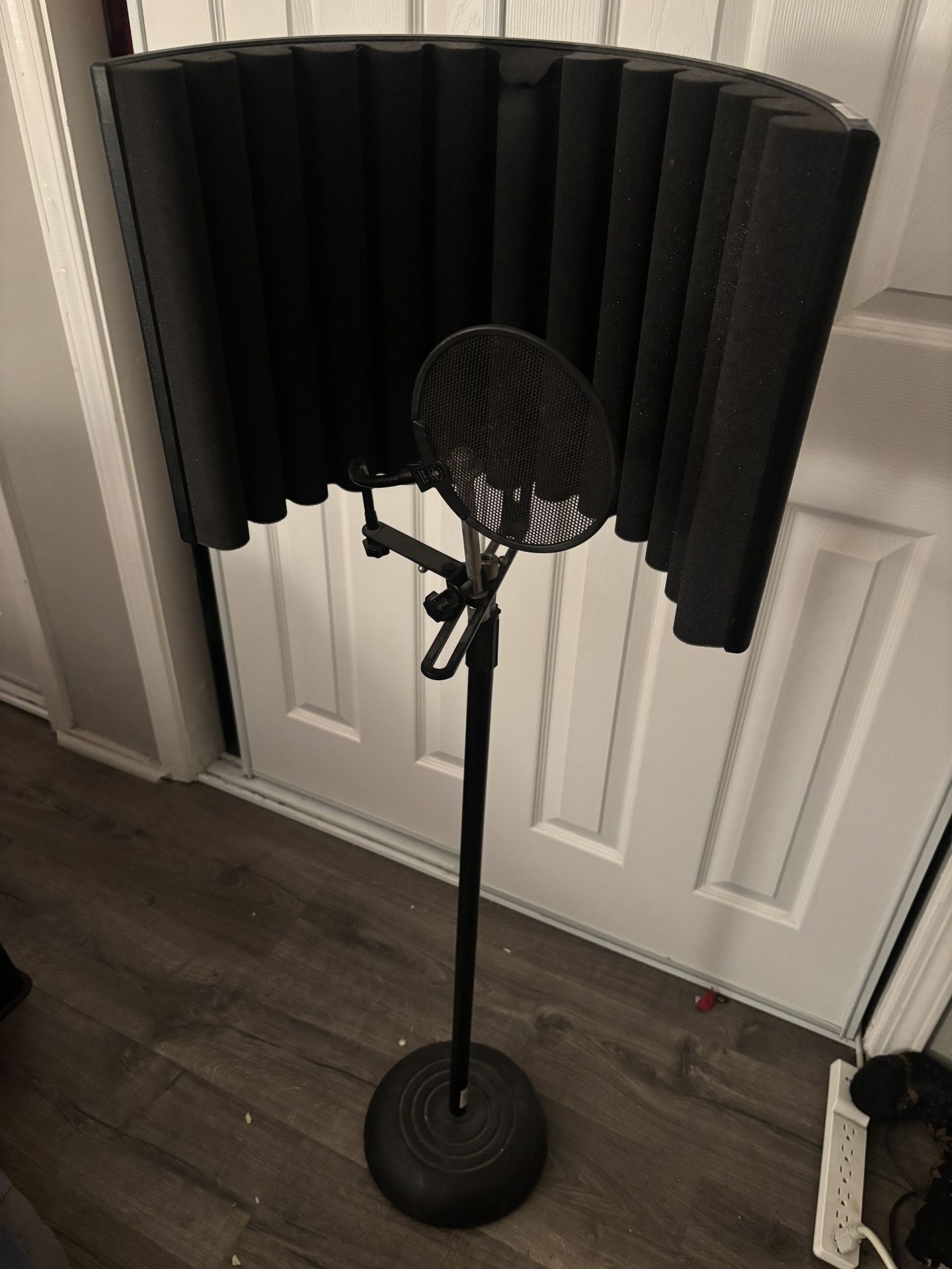 Mic Stand, Popper & Isolation Shield