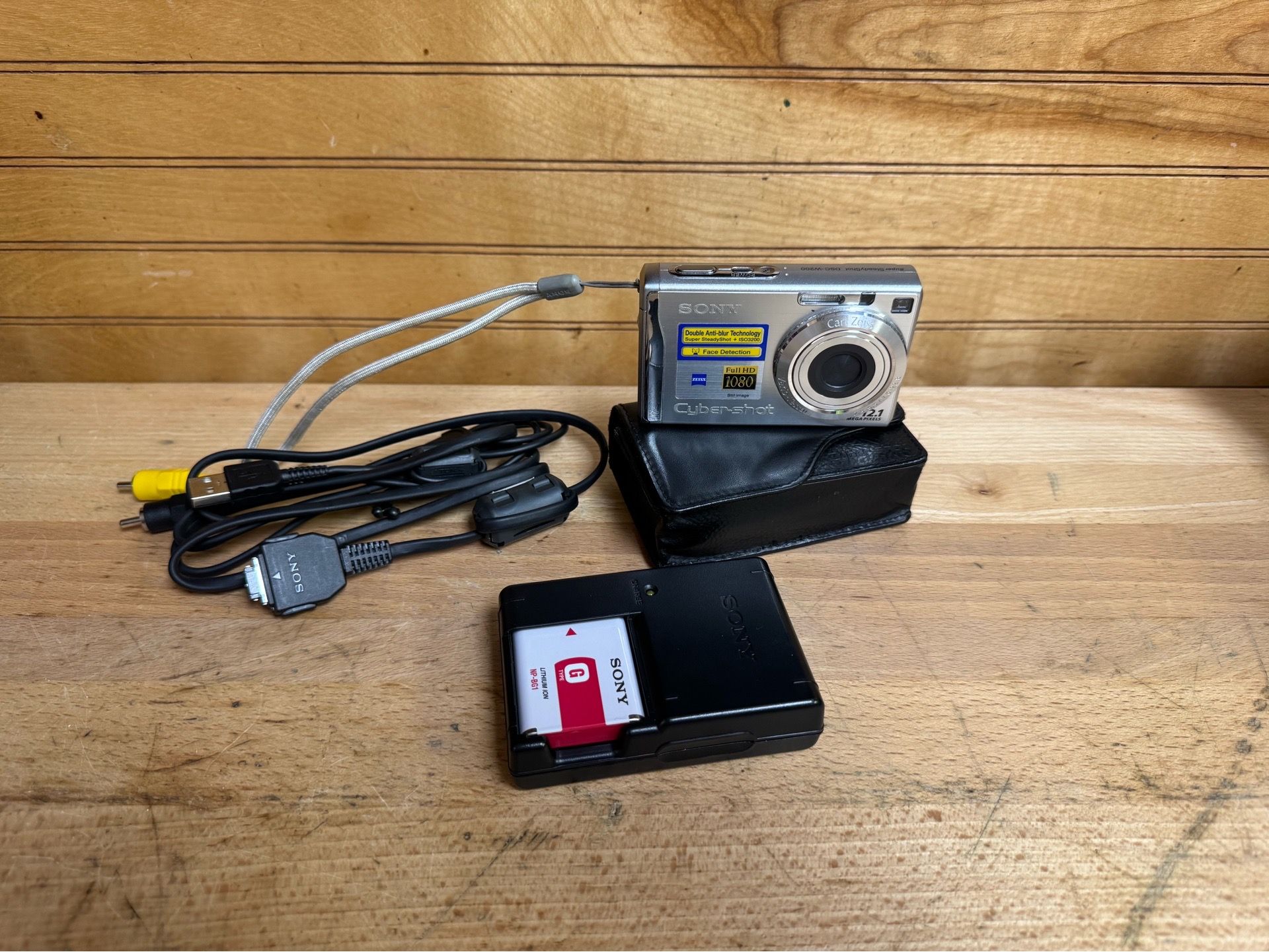 Sony Cyber-shot DSC-W200 12.1MP Digital Camera - Silver *With Battery And Case*