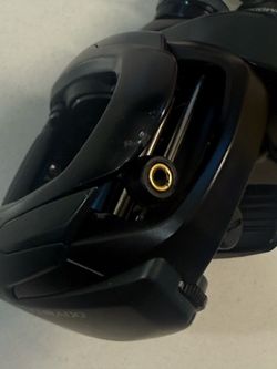 Shimano curado 151 bait-caster reel