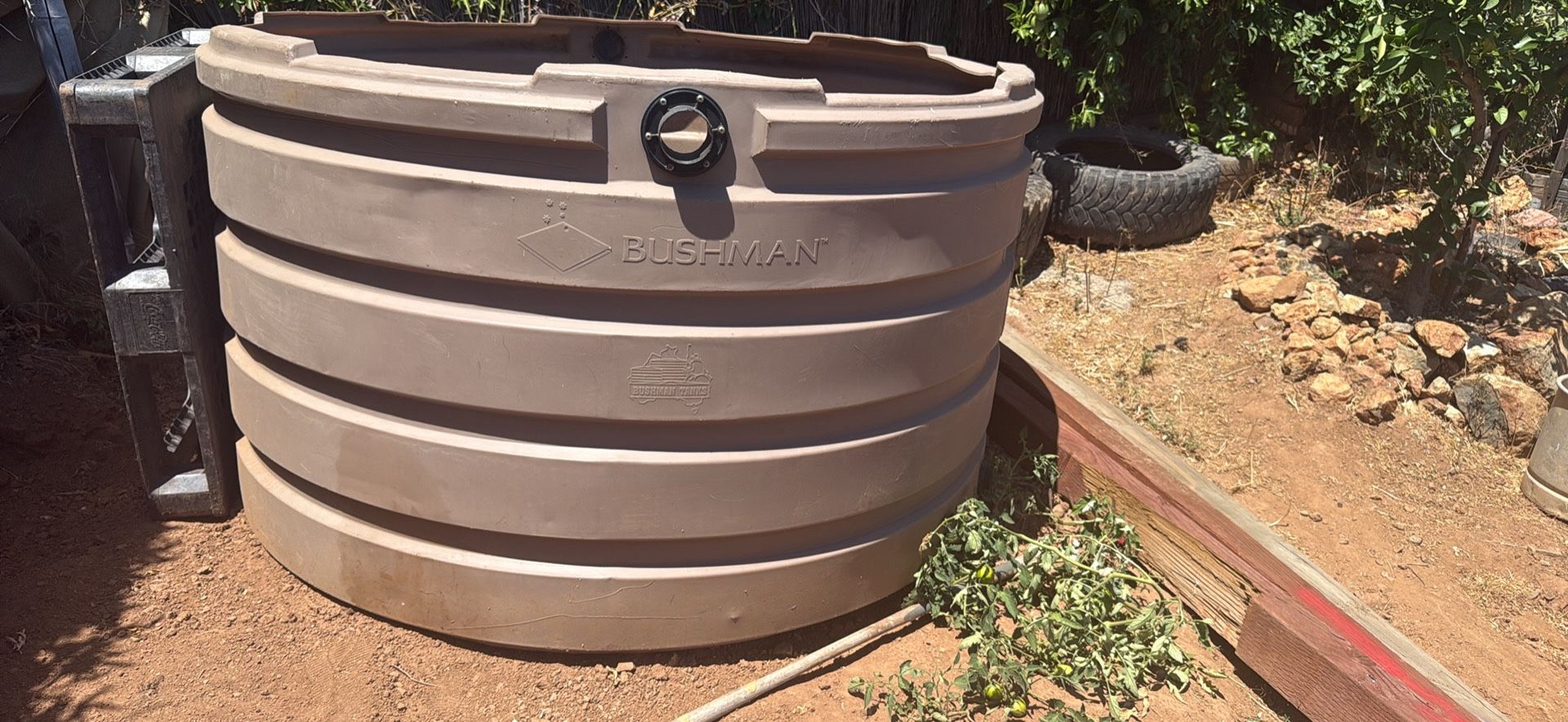 Bushman 500 Gal Water Tank – Great Shape – $300 OBO