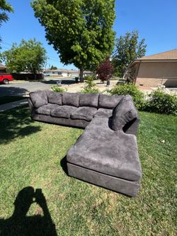 100$$ couch FREE DELIVERY