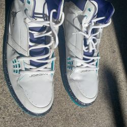 Sport Shoes Mens Size 11 US 