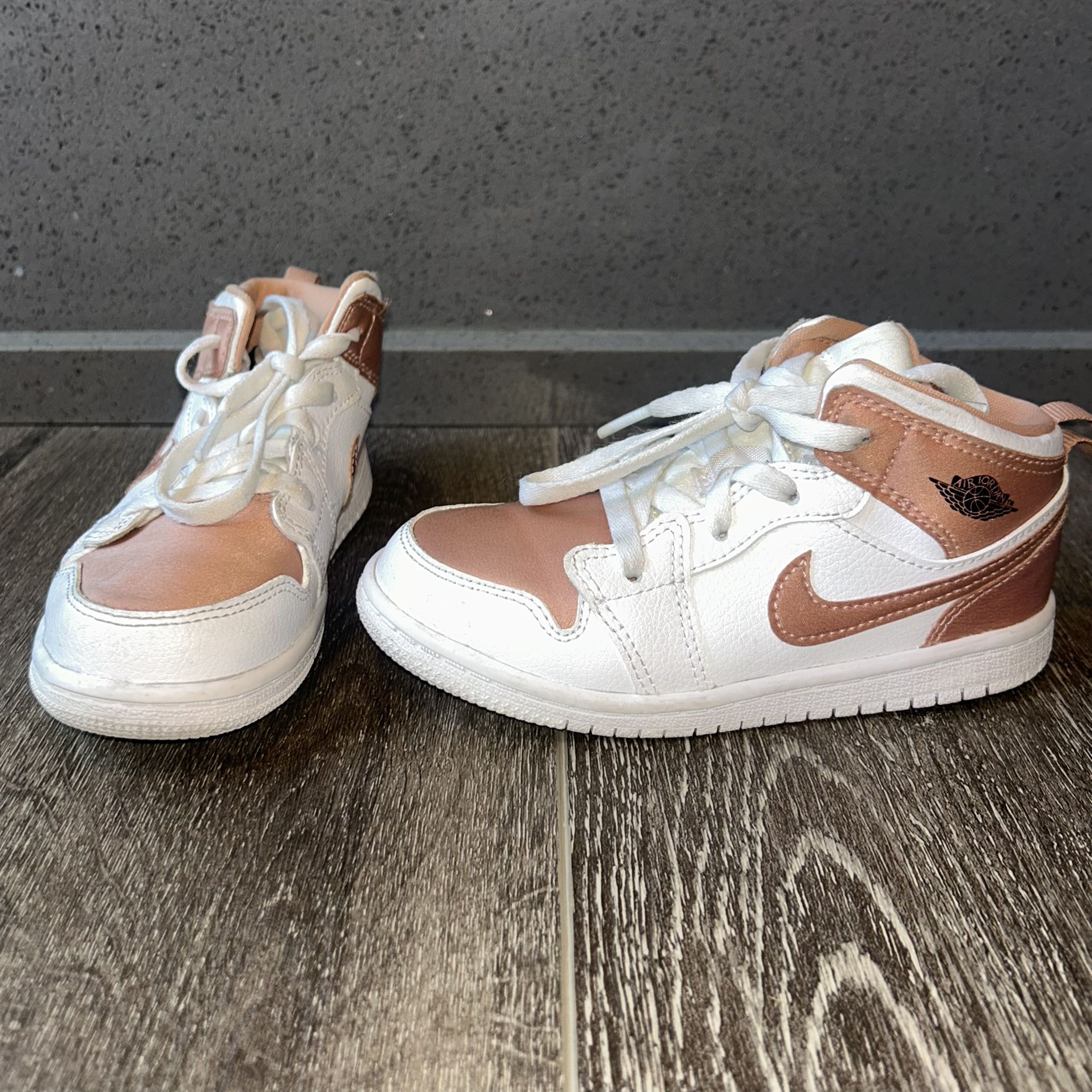 Air Jordan 1 Mid Toddler Shoes Pink/White Size 10C Sneakers Boots Clean