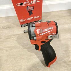 Milwaukee FUEL 12V 3/8in Stubby Impact Wrench