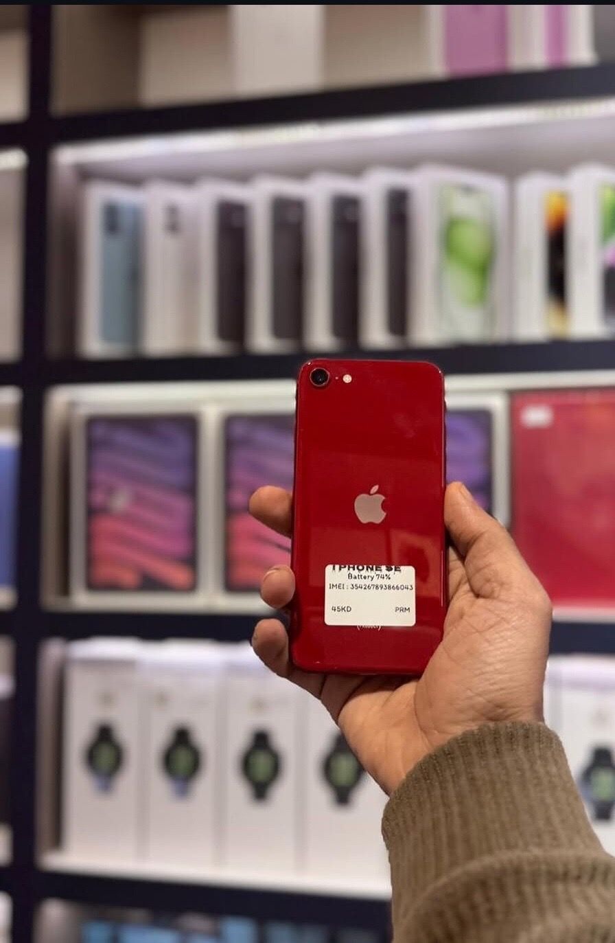 iPhone se unlocked with warranty