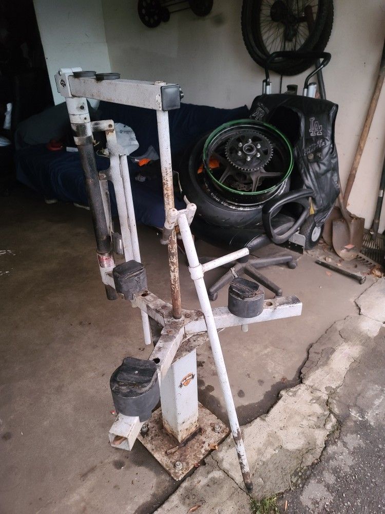 No Mar Tire Changer