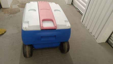 Rubbermaid Cooler / Ice Chest 60quart /15Gallon