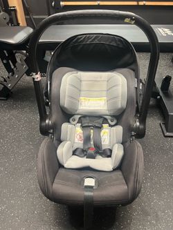 Baby jogger infant car seat/ 2 bases  FREE