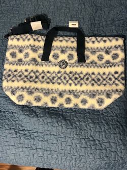 Pink/ Victoria Secret Cozy Plush Weekend Bag