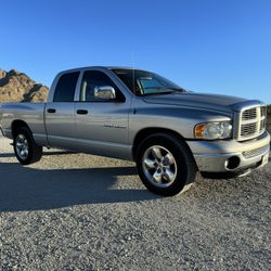 2004 Dodge Ram 1500 4 Door V8