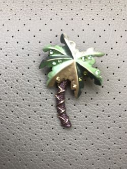 Palm Tree Bejeweled Pin