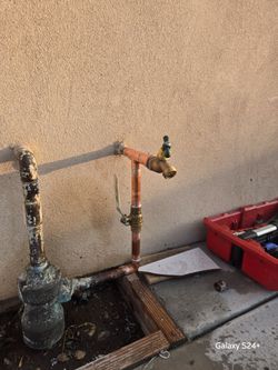Water•Heater•re●pipe•Milwaukee•leak