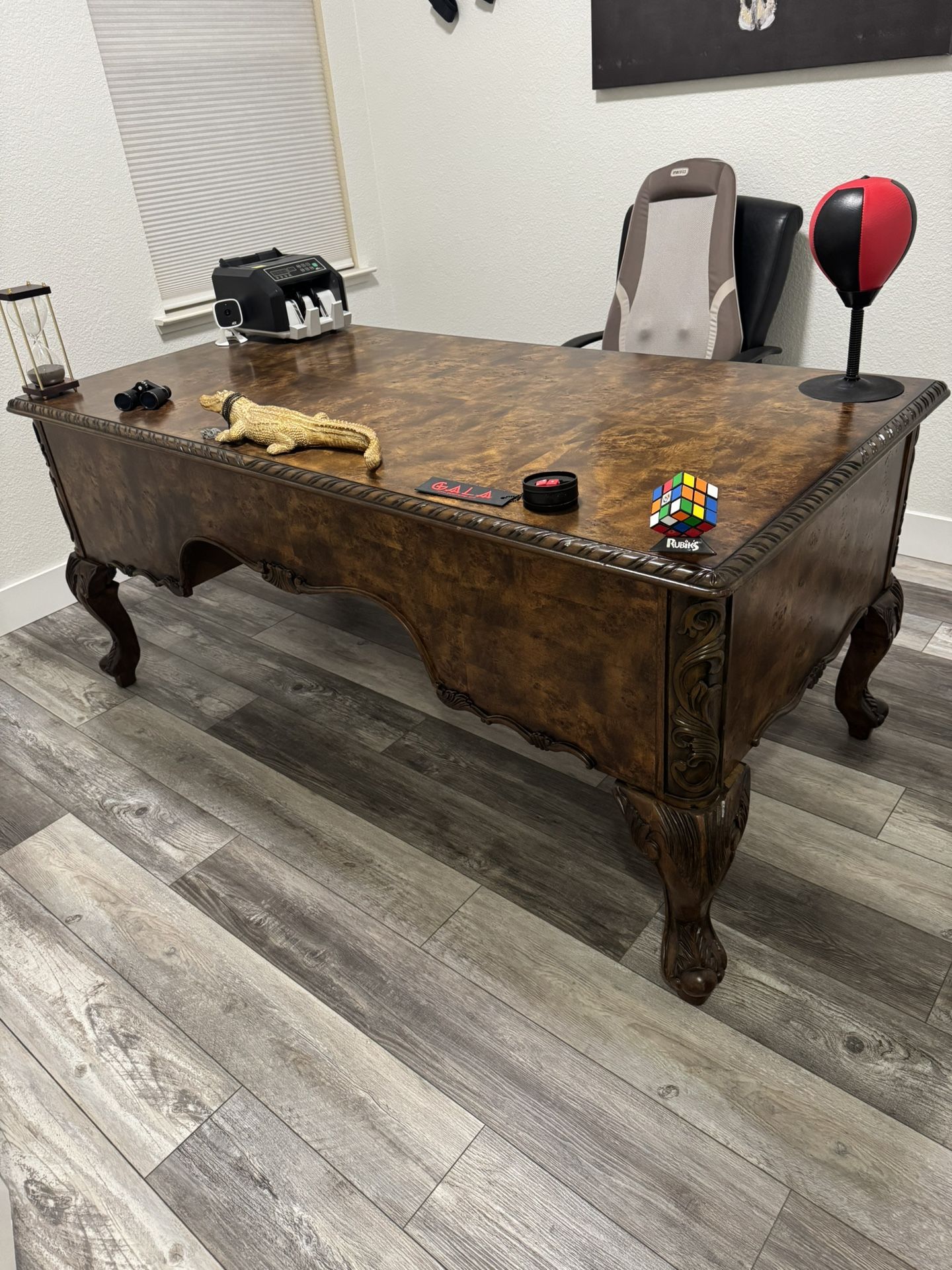 Real Wood Office Table With Massage Chair