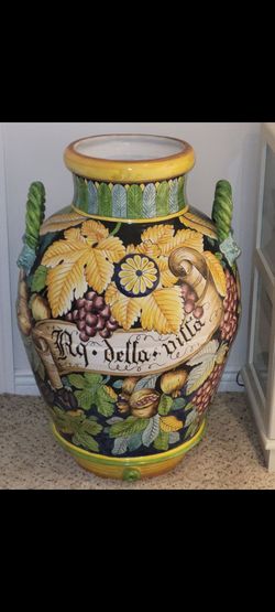 Large Italian Majolica Ceramic Urn Vase