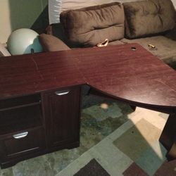 Computer Desk It Does Come Apart It Is Held Together With 2 Screws And A Metal Bracket 
