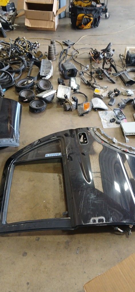 2000 toyota 4runner sport 4wd 4x4 parts parting left  see pictures 