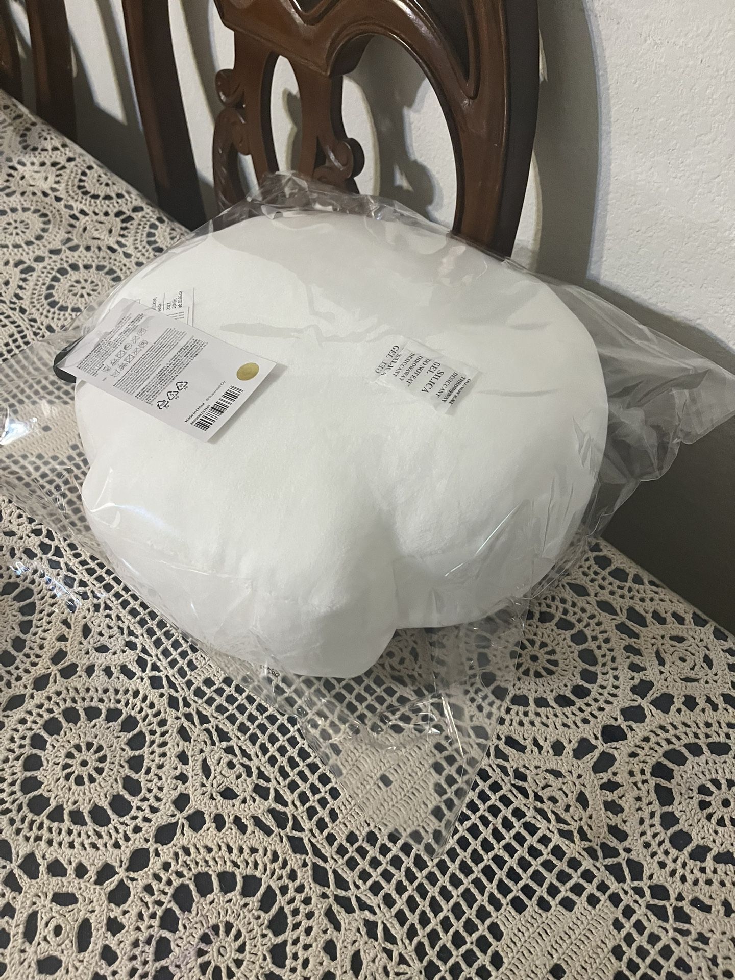 Decorating. Pillows. Diameter 13 Inches