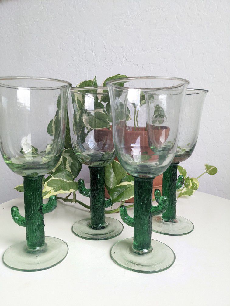 Vintage Set Of Hand Blown Mexican Glassware Cactus Drinkware Cups Set