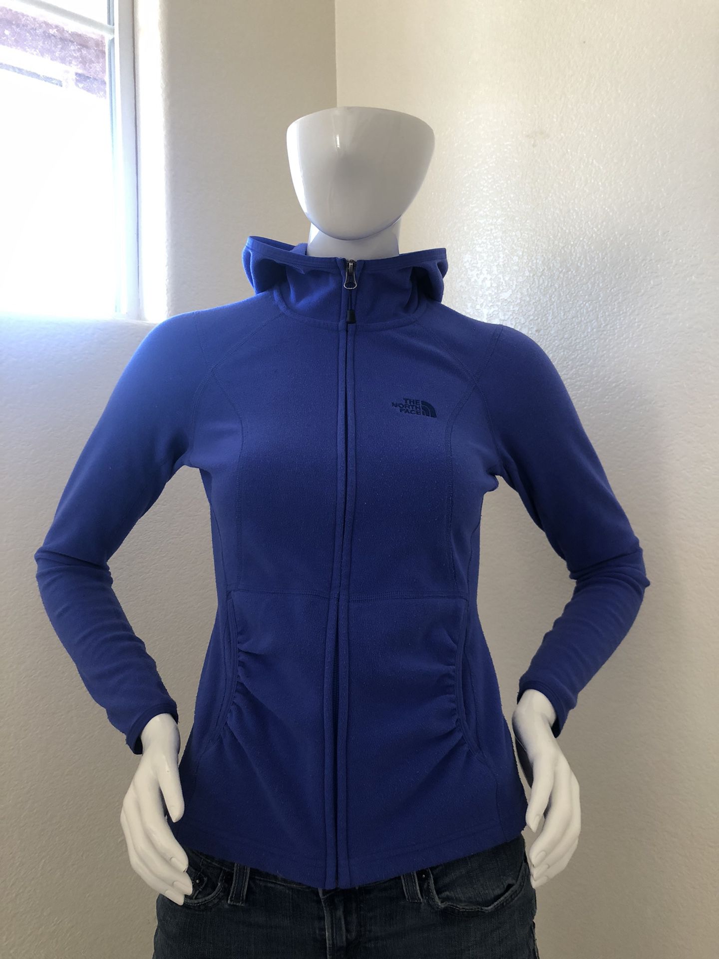 The North Face Women’s Fleece Zip Up Jacket 