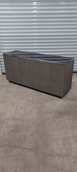 Mitchell Gold & Bob Williams Bond Media Console good quality