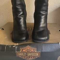In Like New Condition Very Nice Women's Leather Boots 